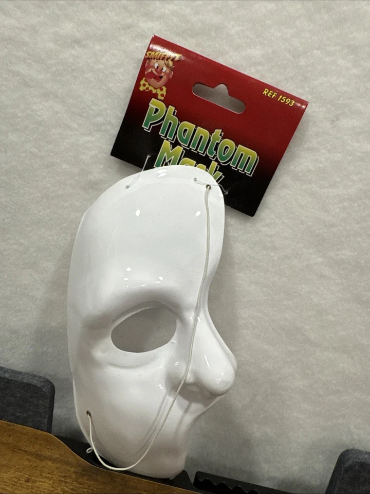 Smiffy’s Phantom Mask Red 1593 Phantom Of The Opera Inspired Half Mask Strap 9’L - Image 1 of 2