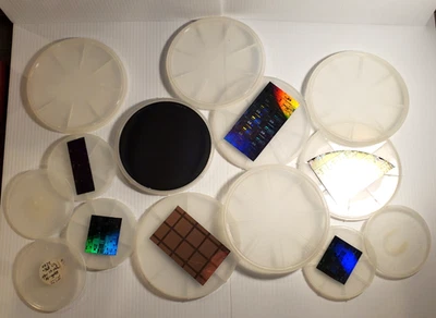 Lote de 7 piezas muestra de chips IC semiconductores en contenedores de fluoroware uso educativo Foto 1 de 4