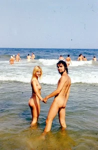 DDR -  DIA  -  Akt  -  Ostsee   - Frau -  Farbe  - Bild 1 von 1