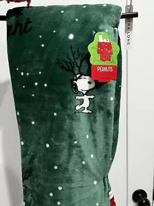 Peanuts Snoopy Christmas Throw Blanket - Picture 1 of 4