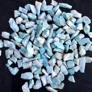 Lote de 131 piezas de piedras preciosas rugosas crudas Larimar azul natural de 493 quilates sin pulir 8 mm #2482 - Imagen 1 de 6