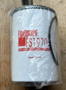 2 X FILTRI SEPARATORE ACQUA CARBURANTE FLEETGUARD FS19704 MADE IN GREAT BRITAIN - Foto 1 di 5