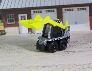 Construction Skid Steer Bucket Loader Tractor Diorama Model I - Picture 1 of 9