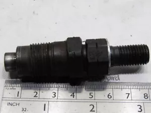 Mitsubishi Delica L400 94-96 2.8 4M40 diesel injector - Picture 1 of 4