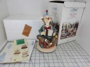 Melody in Motion SIDE STREET CIRCUS clown performer Accordion CAROUSEL WALTZ - Picture 1 of 12
