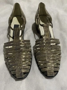 Vintage Stuart Weitzman Sandals Gold Gladiator Size 7 B Gorgeous Summer Sandals - Picture 1 of 6