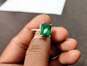 Anillo esmeralda natural de 5 quilates de corte verde esmeralda enchapado en oro blanco 14 quilates para mujer - Imagen 1 de 5