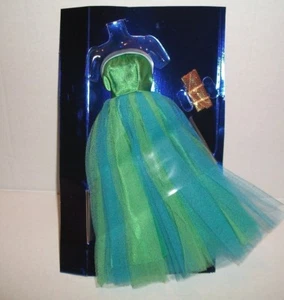 DE COLECCIÓN BARBIE #951 VESTIDO DE GRADUACIÓN SENIOR Y BOLSO DE ORO 1964 REPRODUCCIÓN NOC - Imagen 1 de 4