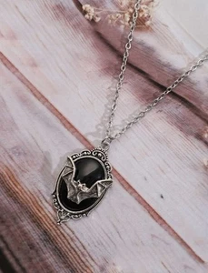 Bat black cameo necklace - Picture 1 of 2