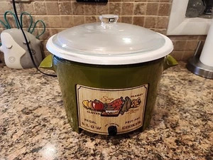 WOW!! Vintage Poly Pot Slow Cooker Crock Pot USA Made ~ 5 1/2 Quart  Non Stick - Picture 1 of 13