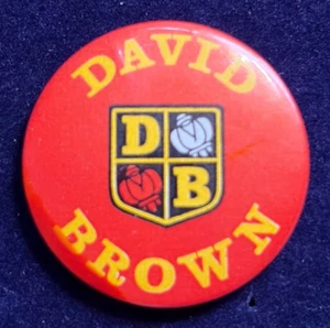 DAVID BROWN DB TRACTORS VINTAGE COLLECTIBLE BUTTON PIN BADGE - Picture 1 of 3