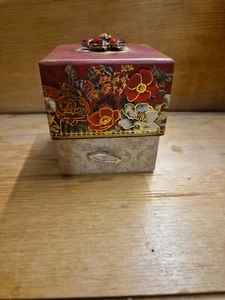 Vintage Punch Studio Triple Milled Luxury Rose Soap Music Box, Red with Jewel - Picture 1 of 16
