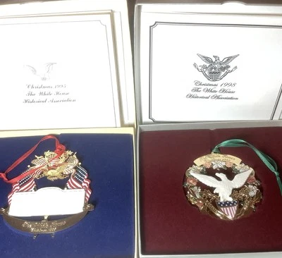 DE COLECCIÓN CASA BLANCA Asociación Histórica Navidad ORNAMENTOS 1995 y 1998 Foto 1 de 4