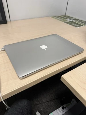 Apple MacBook Pro 2015 15.4" i7 512GB SSD 16GB RAM Silver A1398 Tested & Working - Image 1 of 4