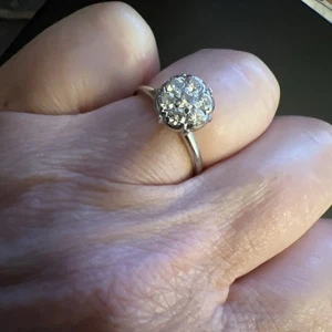 10k White Gold Diamond Cluster Ring Size 7 - Picture 1 of 5