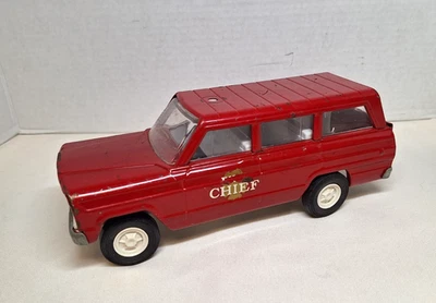 Camión de juguete Tonka Jeep Wagoneer Jefe de bomberos de acero de colección años 60 9" L Foto 1 de 4