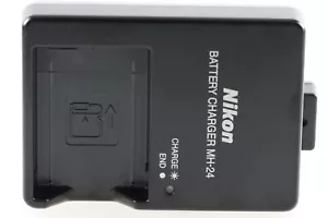 Original Nikon Ladegerät Battery Charger MH-24 für EN-EL14 ENEL14 - Bild 1 von 2