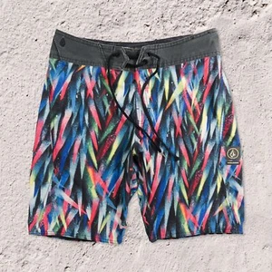 Volcom x Pangeaseed Men's 28W Gray/Multicolor Mod-Tech Board Shorts - Picture 1 of 3