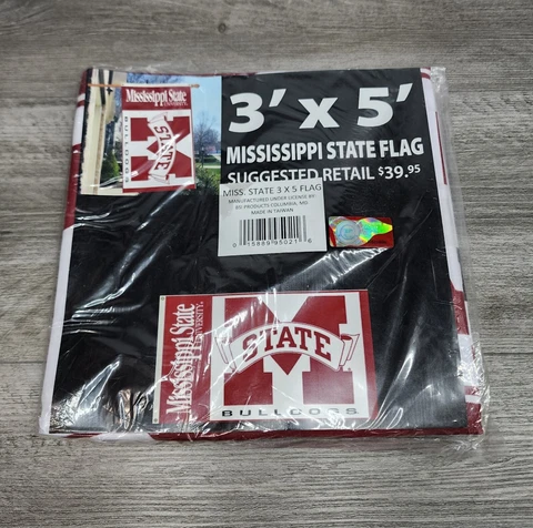Mississippi State Bulldogs NCAA / Licensed  3' x 5' Team LOGO Flag w Grommets Cover
