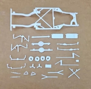 AMT 1/25 PLYMOUTH VALIANT SCAMP SPORTSMAN LATE MODEL RACE CAR CHASSIS AND PARTS - Picture 1 of 3