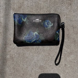 Coach Corner Zip Wristlet With Victorian Floral Print - Picture 1 of 3