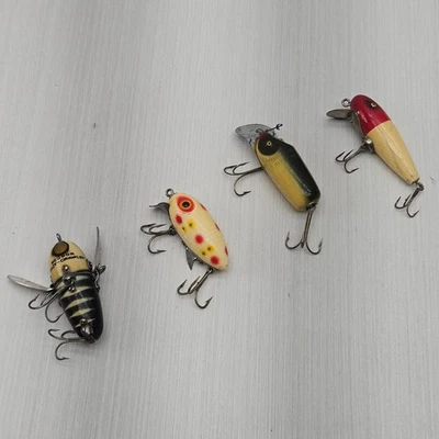 Lot Vintage Wooden Lures 1 Heddon, 1 Clark, 1 South Bend, 1 Paw Paw Lot Of 4 - Image 1 of 4
