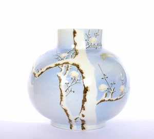 1900's Japanese Porcelain Vase Snow Scene by Kawamoto Masukichi - Picture 1 of 11