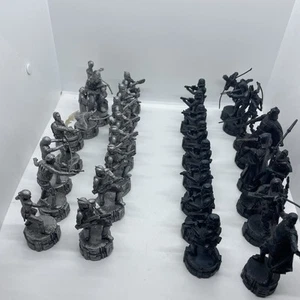 STAR WARS SAGA EDITION CHESS PIECES ONLY 2005 PARKER BROTHERS - See Photos - Picture 1 of 7