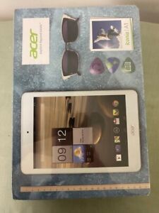 Acer Iconia A1-830 (A1311) Tablet 16 GB – silberfarben (WLAN) 7,9