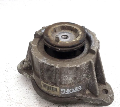 ✅ Mercedes-Benz E550 Engine Motor Right Mount Bracket Insulator 2010-2013 OEM - Image 1 of 4