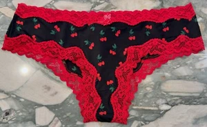 NUEVO Victoria Secret Tease Divertido y Coqueto Encaje Ribete Cheeky Panty Negro Cerezas XL - Imagen 1 de 3