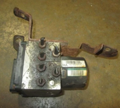2007-2009 Chevrolet Trailblazer ABS Anti-Lock Brake Pump Assembly used - Image 1 of 2
