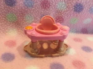 Fisher Price Loving Family Puppenhaus Babysitz Kinderzimmer Zubehör 3+ - Bild 1 von 3