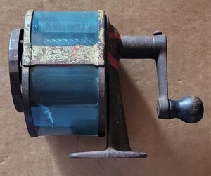 Vintage Manual Pencil Sharpener Desk/Wall Mount Cast Iron - Picture 1 of 7