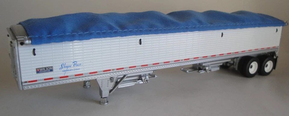 DCP SHUP BLUE WHIT EWILSON PACESETTER  43 LOW SIDED GRAIN TRAILER 1/64 60-1582 T - Image 1 of 1