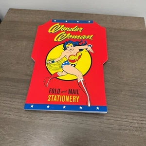 Papeterie vintage Wonder Woman pliante et postale parfait état - Photo 1/8