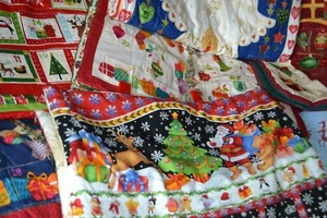 HANDGEMACHTE STOFF ADVENTSKALENDER & STRÜMPFE/QUILTS - Bild 1 von 42