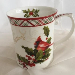 CHRISTMAS COFFEE MUG WITH RED CARDINAL'S, RED BERRIES AND HOLLY CW802 - Picture 1 of 3