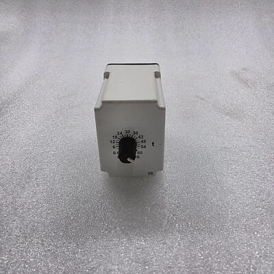 MACROMATIC TR-50522-08 TIME DELAY RELAY 120V AC/DC - Image 1 of 4