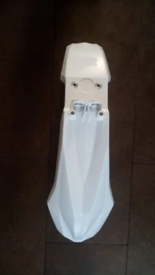 Guardabarros delantero Husqvarna FC250 HUSABERG 2014-2016 blanco 8130811000028 N.O.S Foto 1 de 4