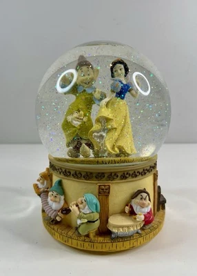 Globo de nieve musical de colección Precious Moments de Enesco Disney Blancanieves y 7 enanos Foto 1 de 4
