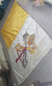 LARGE VATICAN FLAG FROM CHURCH STORAGE 96" X 62" ANNIN FLAGMAKERS NYL-GLO - Picture 1 of 10