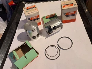 2 X Echtes Yamaha Kolben & Ringe 3. Übermaß 0,75 Mm Dyke Typ 397-11637-00 RD200 - Bild 1 von 1