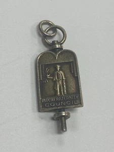 CONSEJO INTERFRATERNAL FRATERNIDAD PLATA ESTERLINA ENCANTO LGB BALFOUR LLAVE ACADÉMICA - Imagen 1 de 6