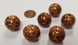 12 VINTAGE LEOPARD ANIMAL PRINT SMOOTH ROUND 19mm. GENUINE WOOD BEADS N587 - Picture 1 of 2