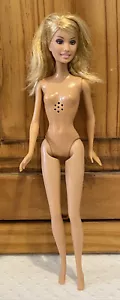 Barbie Singing and Talking 1999 Body 2003 Head Bendable Legs Doll Only - Works - Picture 1 of 12