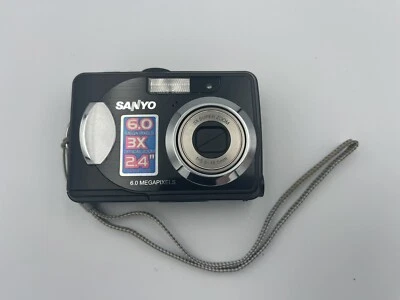 Sanyo 6 MP 3X Optical Zoom 2.4” Tft Monitor VPC-603 Digital Camera W Case - Image 1 of 4