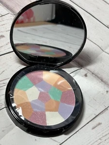 Signature Club A Kaleidoscope Brightening & Finishing Powder 0.3 oz New - Picture 1 of 2