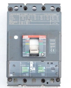 ABB SAC TMAX TYPE TMAX XT4S 250 INDUSTRIAL AUTOMATION PANELBOARD 3POLE SWITCH - Picture 1 of 8