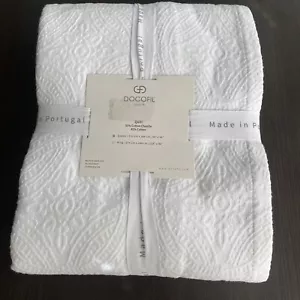 DOCOFIL, White Patterned Cotton Quilt/Coverlet Chenille Cotton QUEEN, NWT- Soft - Picture 1 of 5